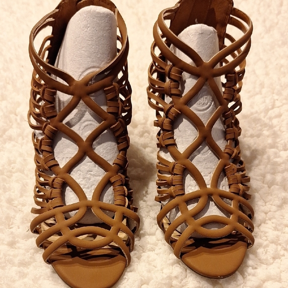 Womens Cato Strappy Brown Zipper Sandals Size 7.  NWOB - Picture 1 of 4